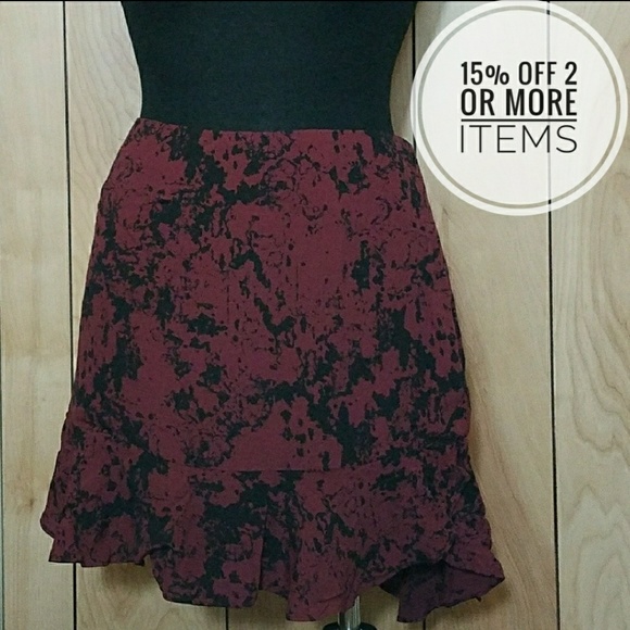 Banana Republic Dresses & Skirts - Banana Republic NWT Skirt 12P